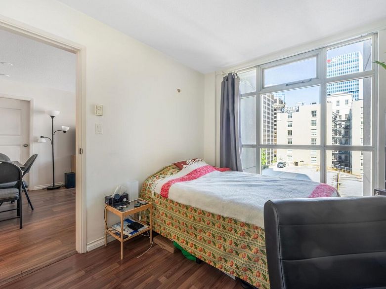 803 438 Seymour Street