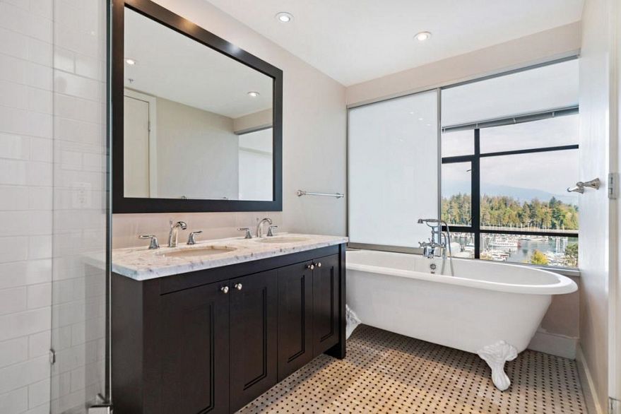 1101 1863 Alberni Street