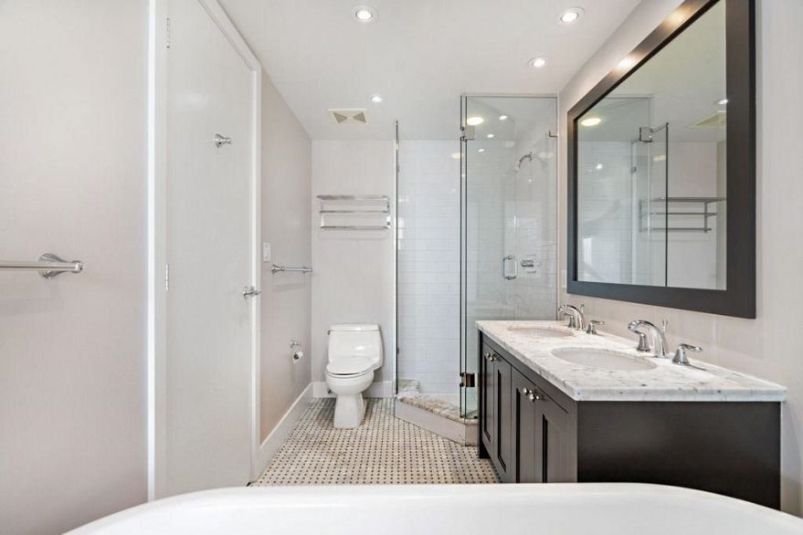 1101 1863 Alberni Street