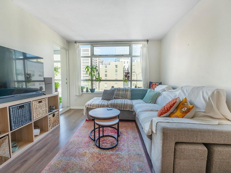 803 438 Seymour Street