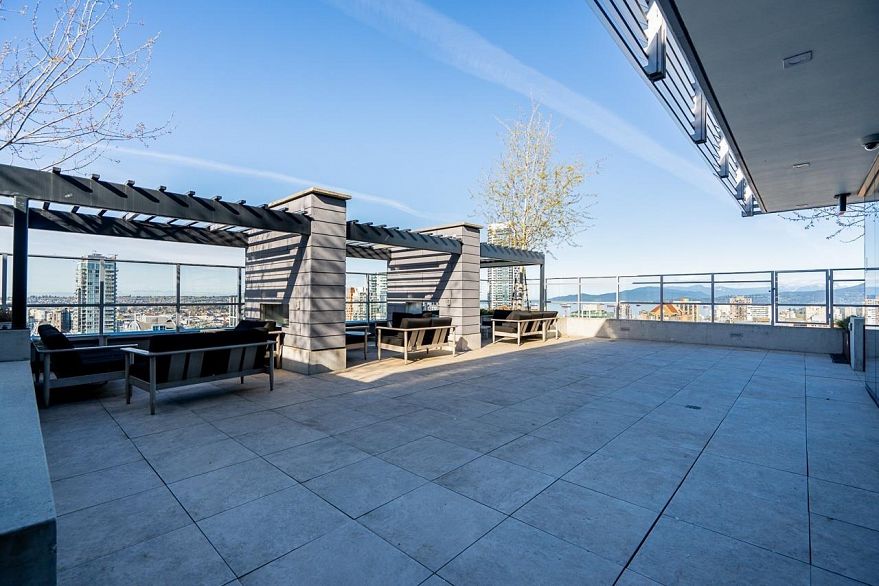 1910 1111 Richards Street