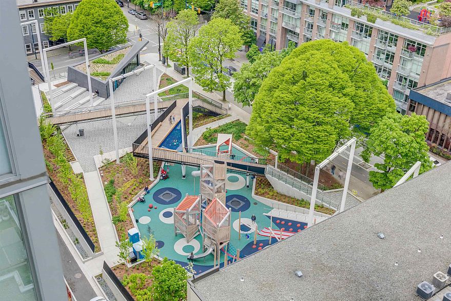 1601 833 Homer Street