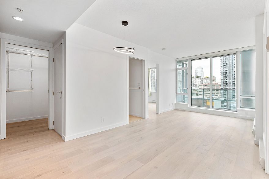 1601 833 Homer Street