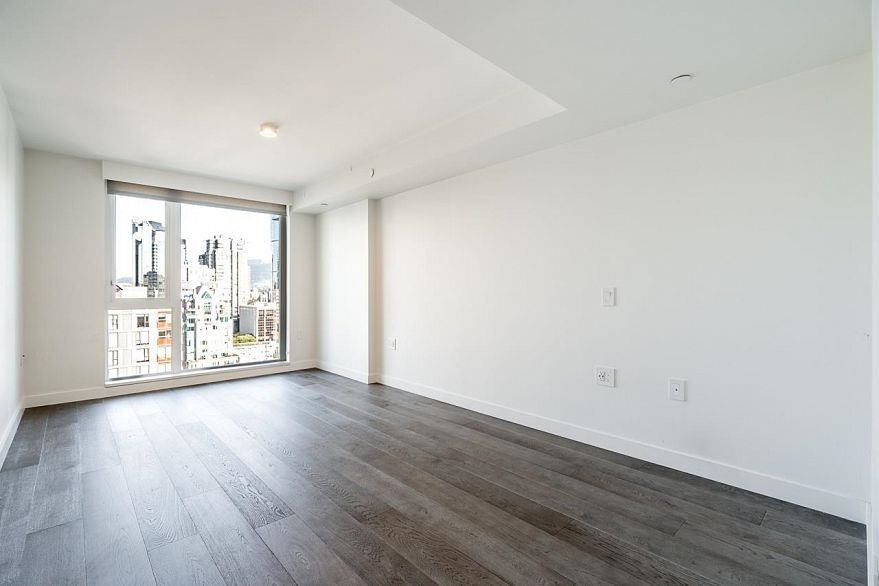 1910 1111 Richards Street