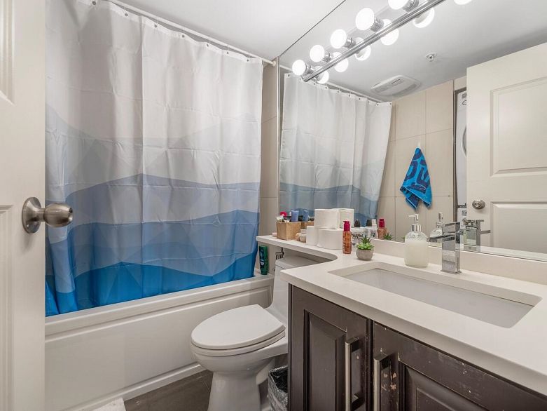 803 438 Seymour Street