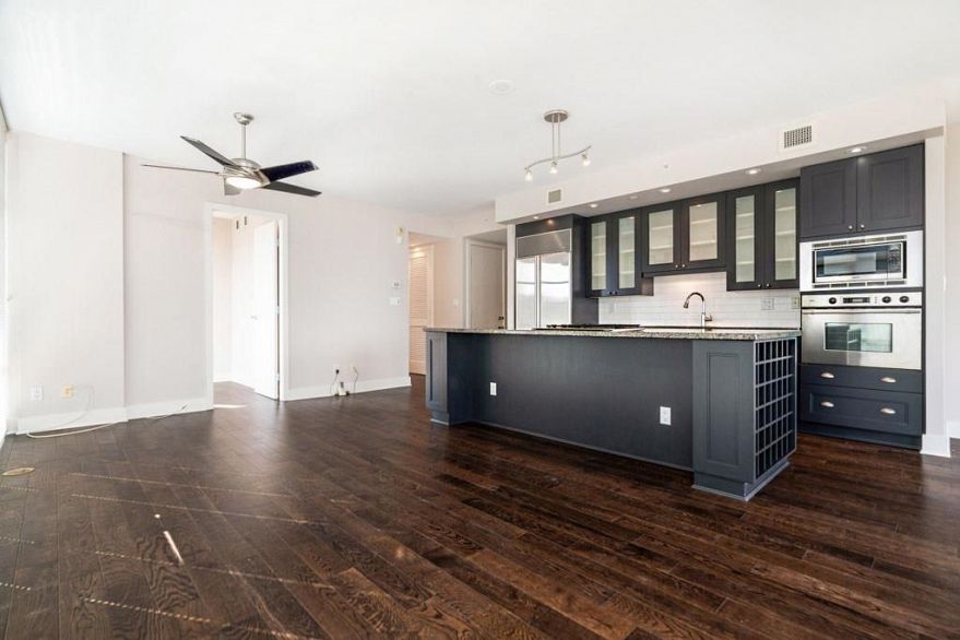 1101 1863 Alberni Street