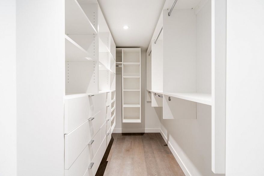 1910 1111 Richards Street