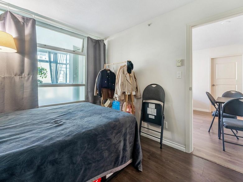 803 438 Seymour Street