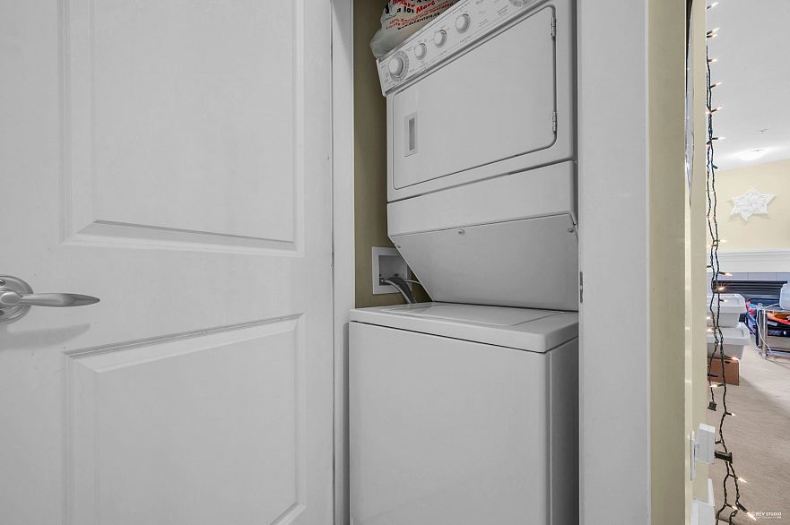 307 2083 W 33 Avenue