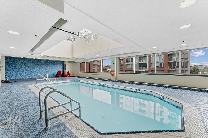 1510 63 Keefer Place