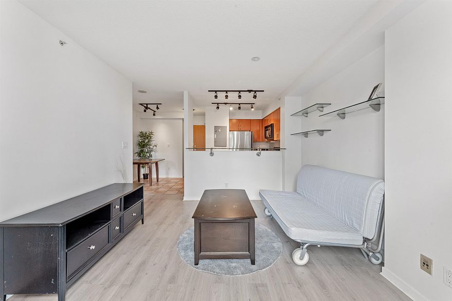 1510 63 Keefer Place