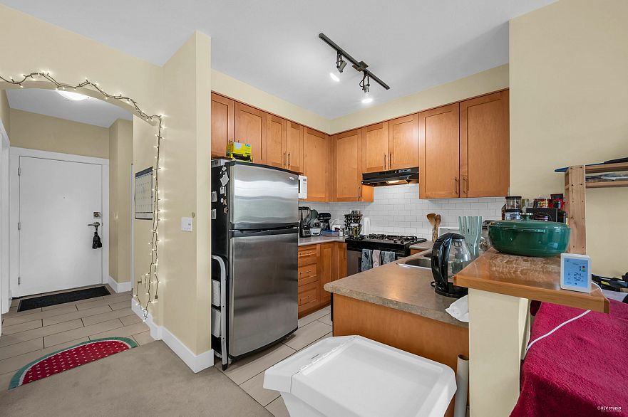 307 2083 W 33 Avenue