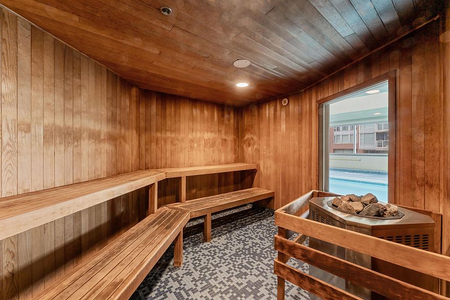 1510 63 Keefer Place