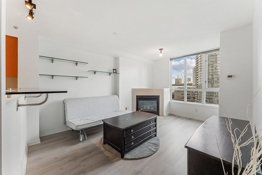 1510 63 Keefer Place