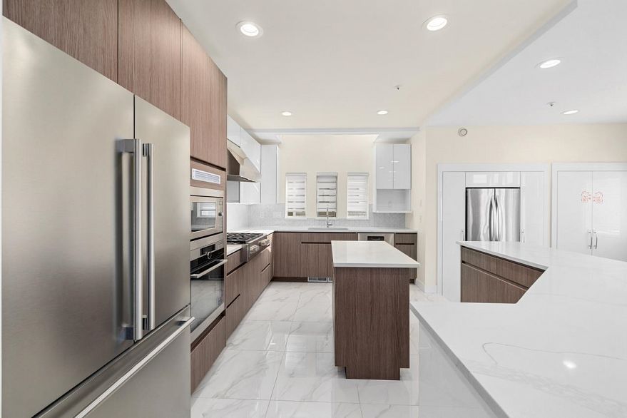 6823 Killarney Street