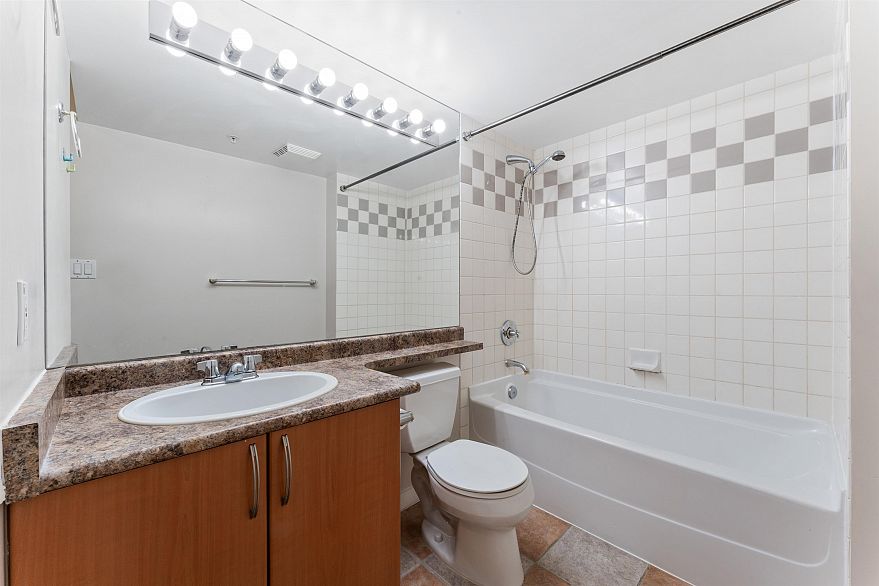 1510 63 Keefer Place