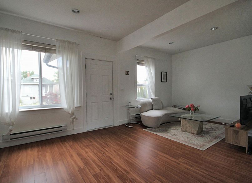 112 E King Edward Avenue