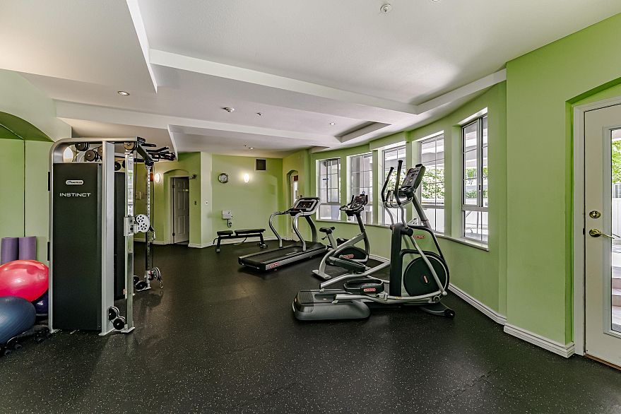 213 5835 Hampton Place