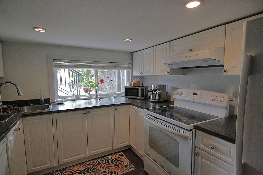 112 E King Edward Avenue