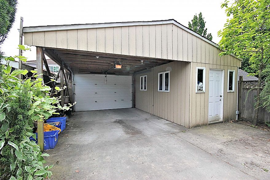 112 E King Edward Avenue