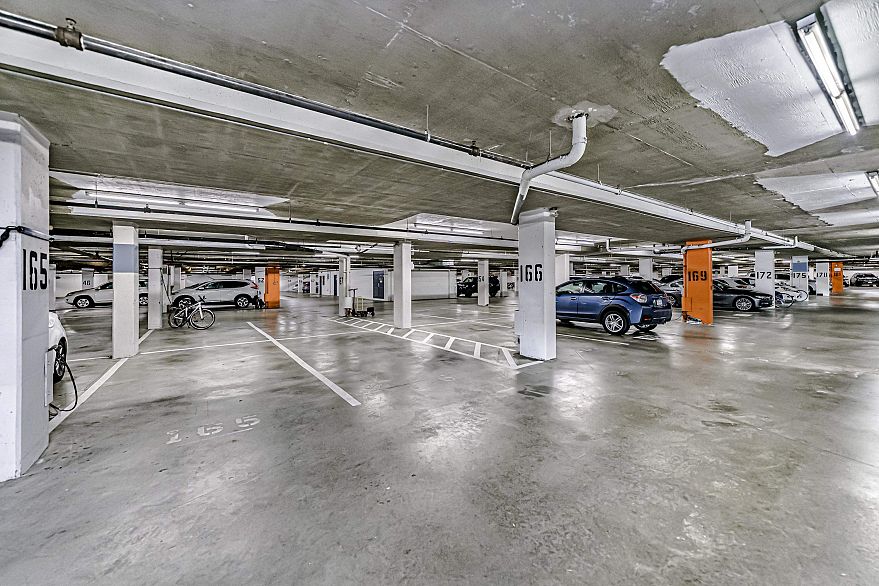 213 5835 Hampton Place