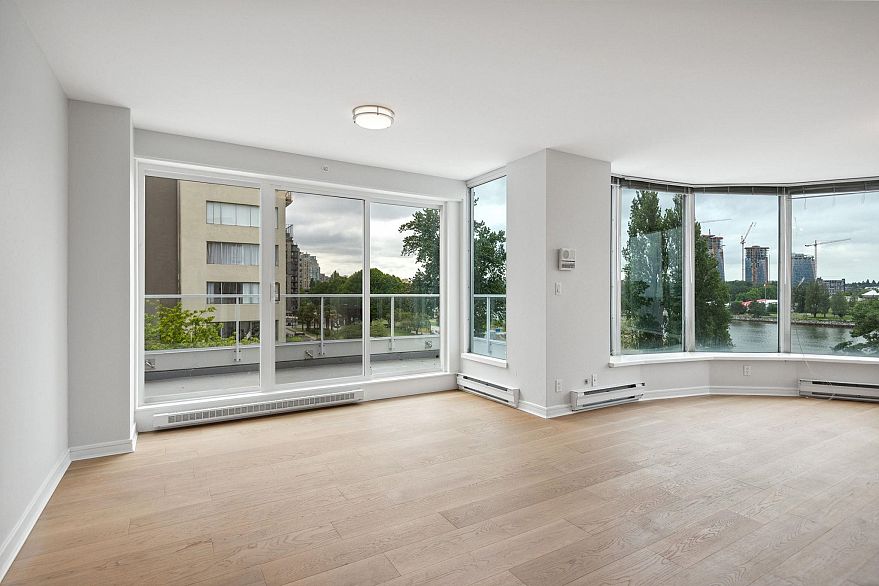 5A 1403 Beach Avenue