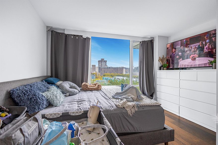 407 499 Broughton Street