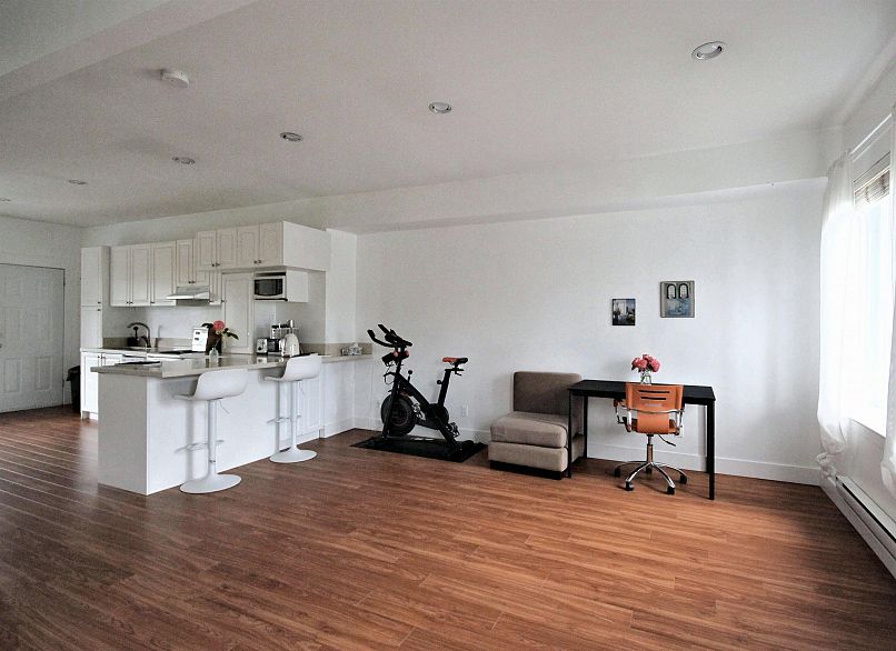 112 E King Edward Avenue