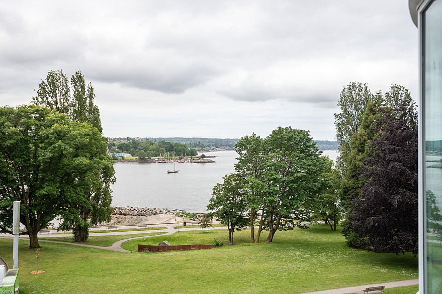 5A 1403 Beach Avenue