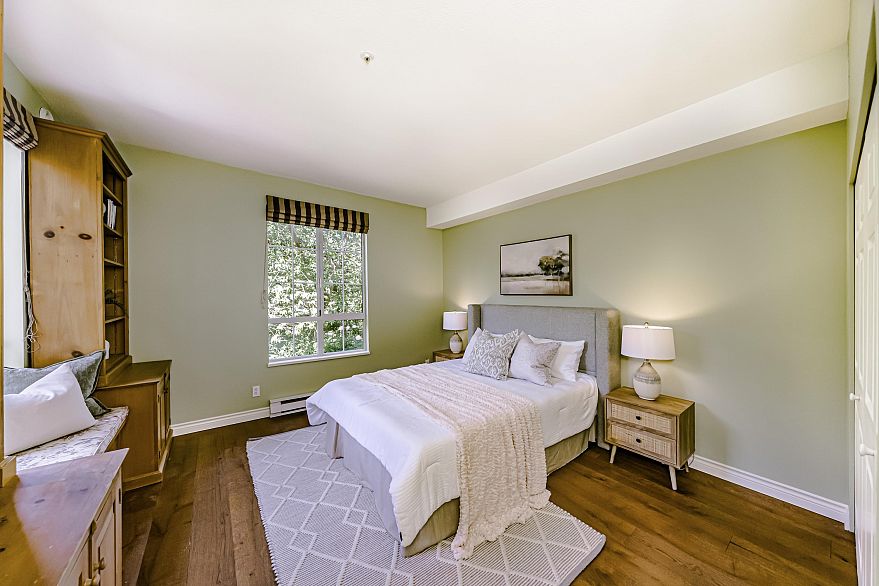 213 5835 Hampton Place