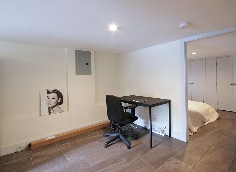 112 E King Edward Avenue