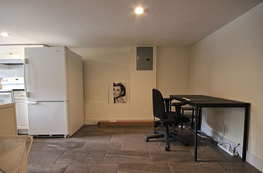 112 E King Edward Avenue