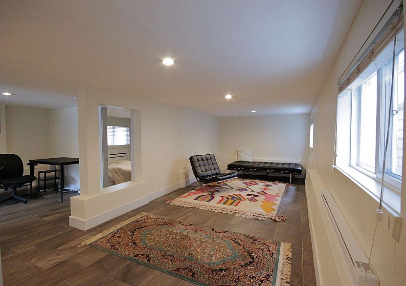 112 E King Edward Avenue