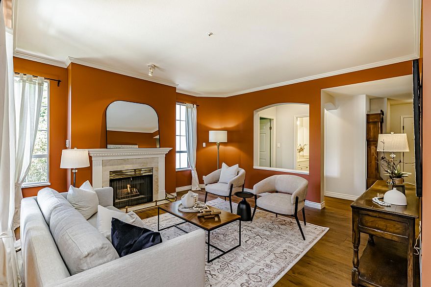 213 5835 Hampton Place