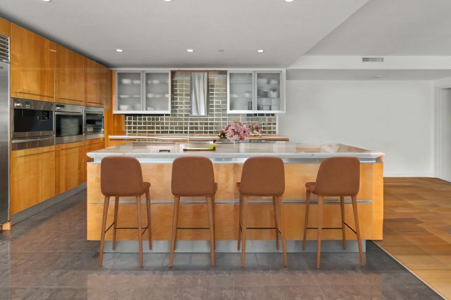 2101 1169 W Cordova Street