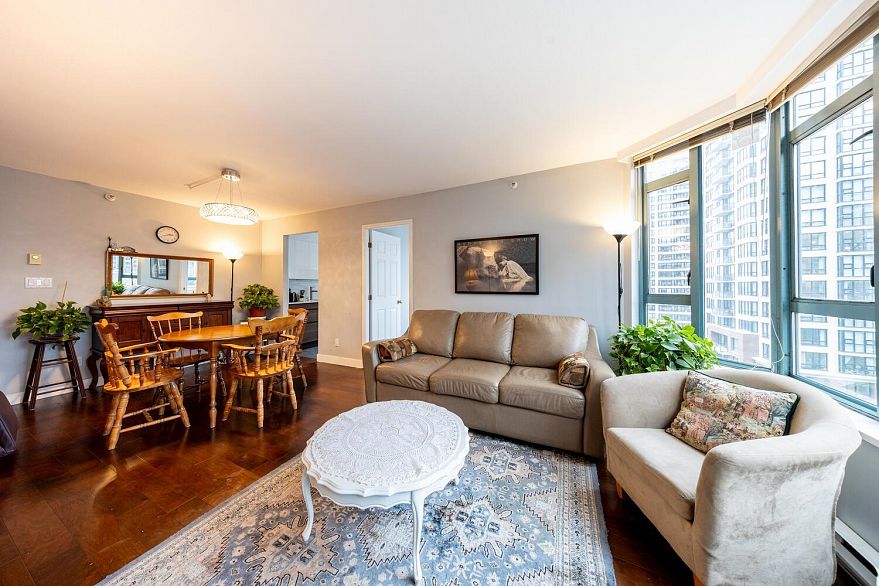 703 888 Hamilton Street