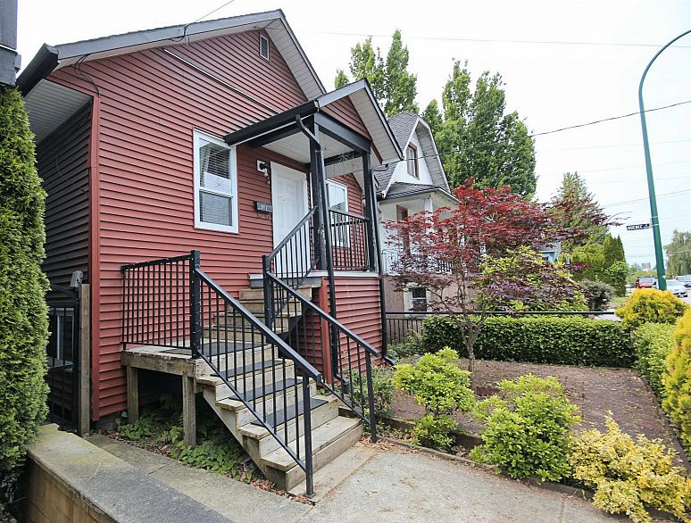 112 E King Edward Avenue