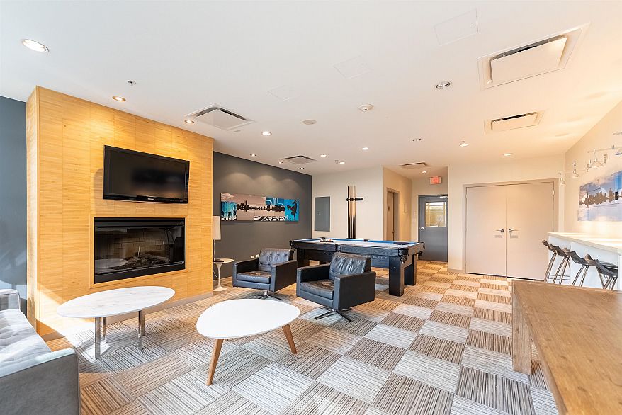 1002 1205 Howe Street