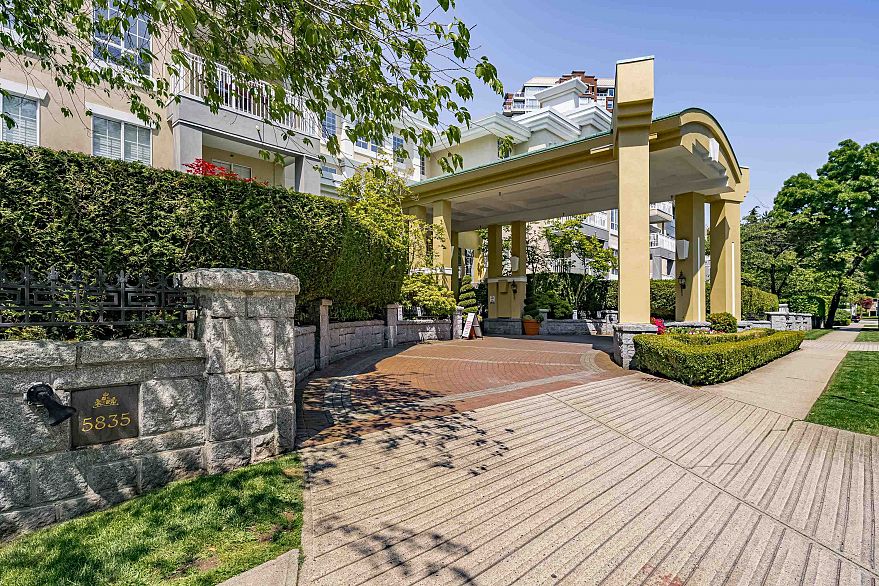 213 5835 Hampton Place