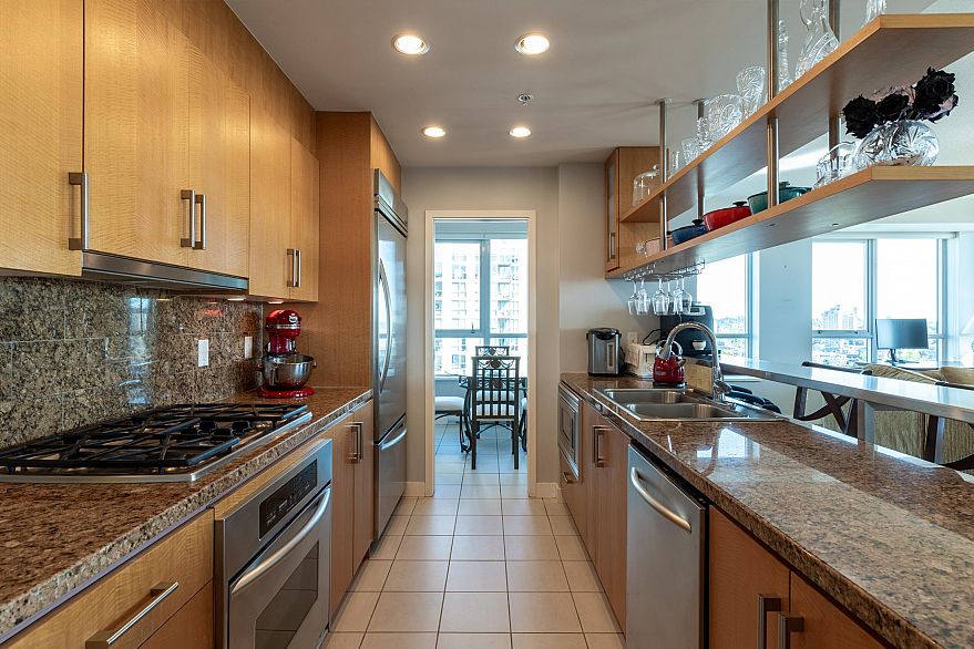 3601 1438 Richards Street