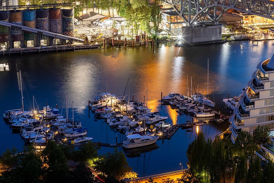 3601 1438 Richards Street