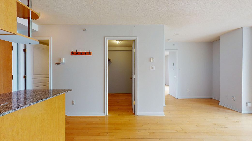 2007 1189 Howe Street