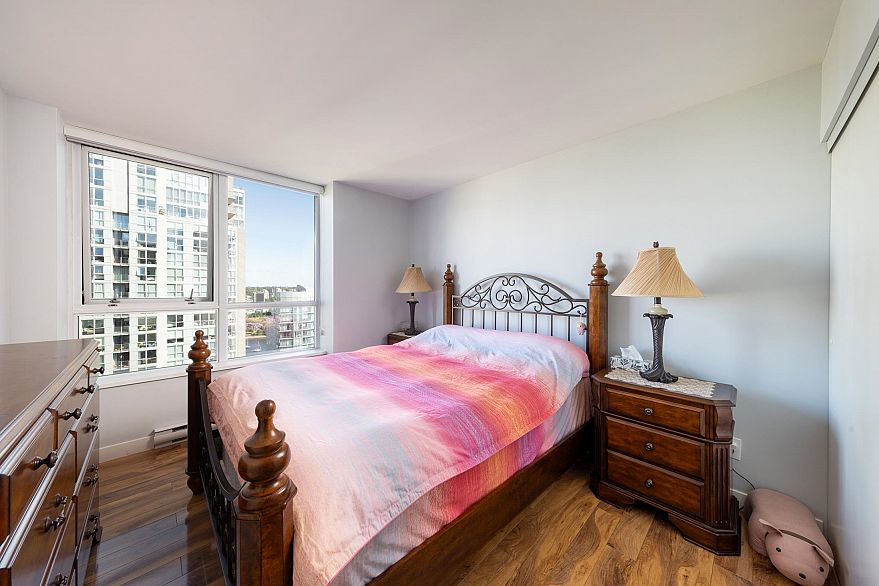 3601 1438 Richards Street