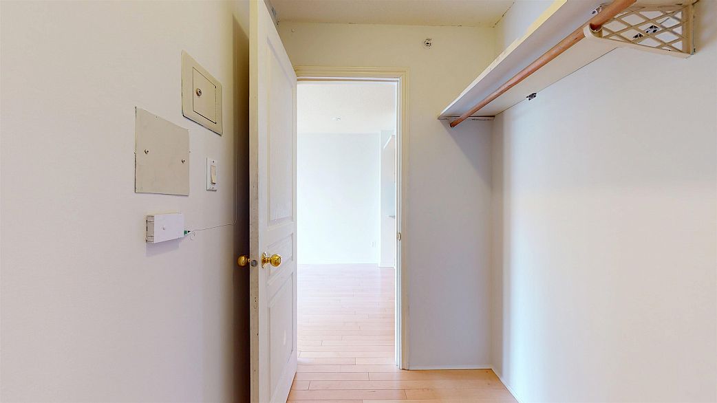 2007 1189 Howe Street