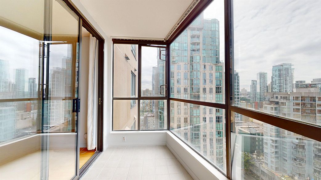 2007 1189 Howe Street