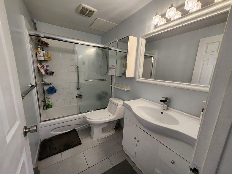 106 6904 Fraser Street