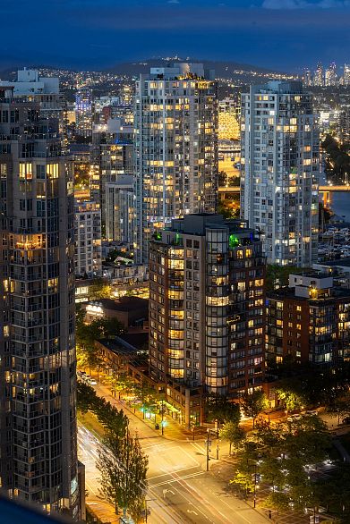 3601 1438 Richards Street