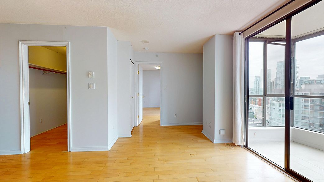 2007 1189 Howe Street