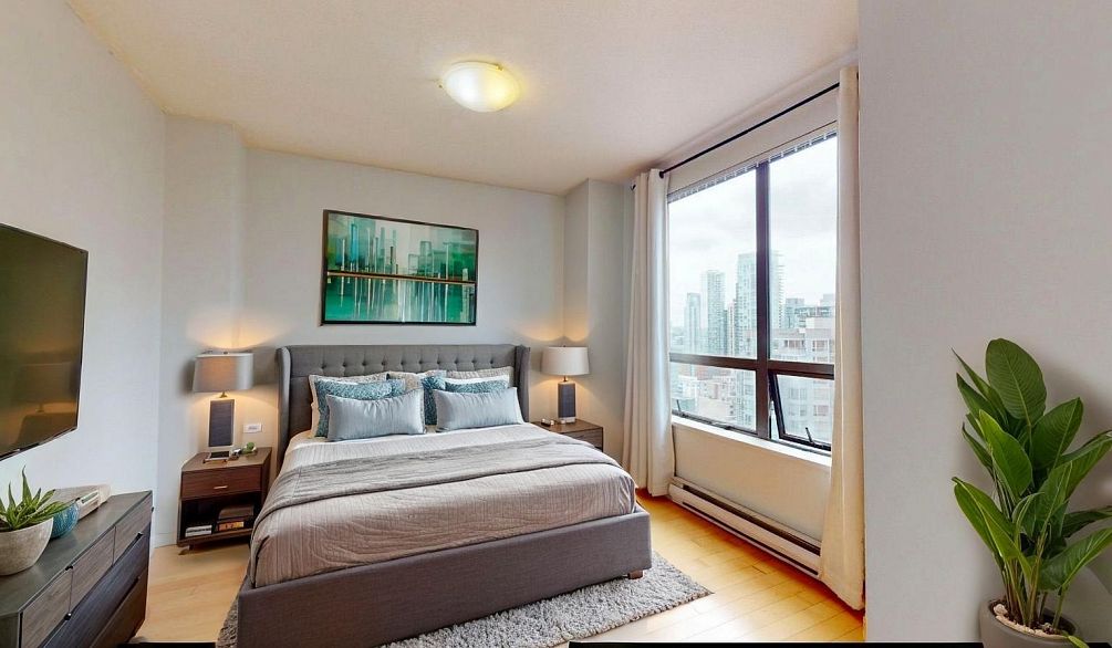 2007 1189 Howe Street