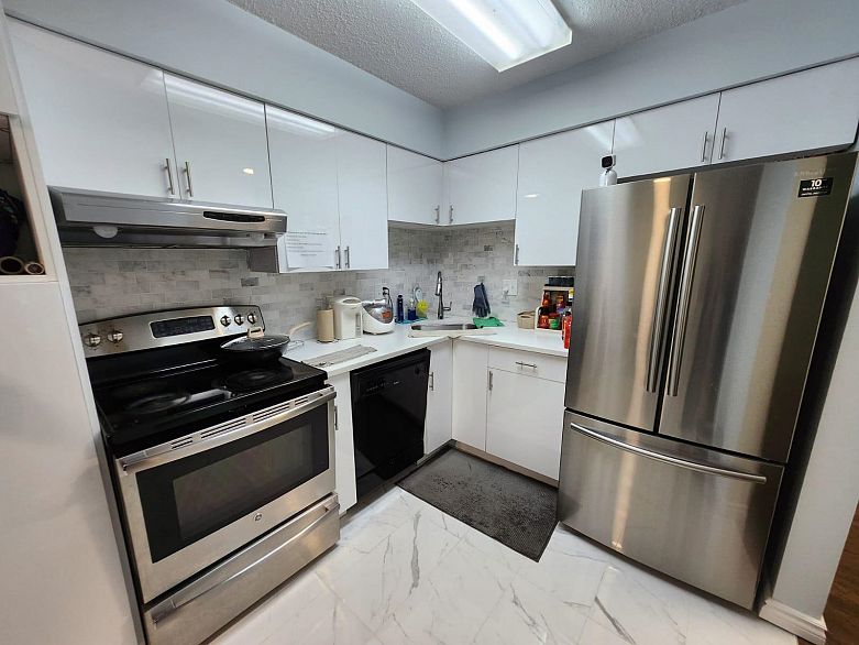 106 6904 Fraser Street